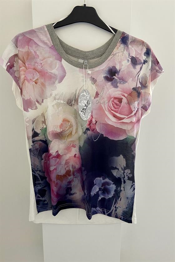 Flot t-shirt fra M.X.O. med flot blomstermotiv