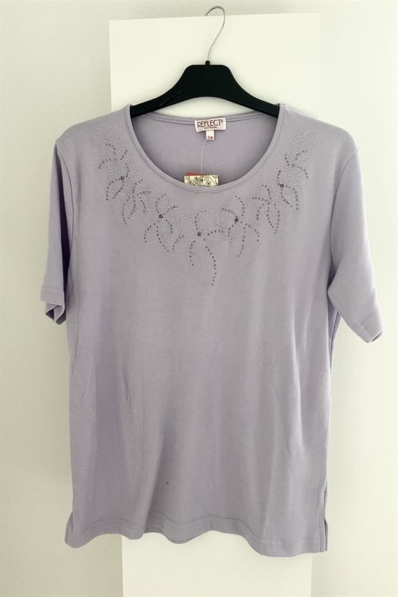 Reflect Collection lilla T-shirt dame med rund hals og broderi