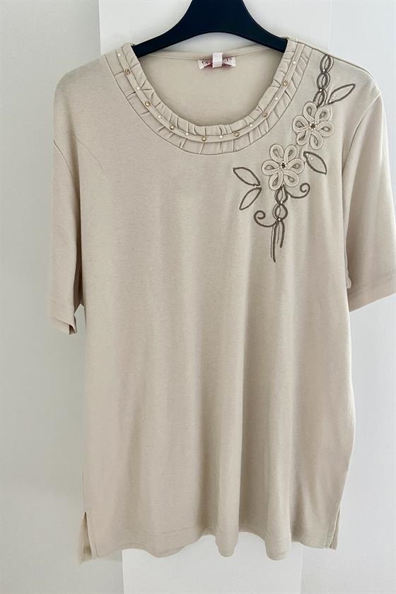 Flot ensfarvet beige t-shirt fra Reflect Collection