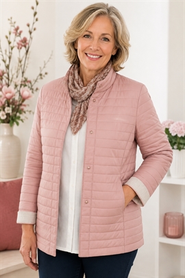 Rosa farvet quiltet jakke fra Mitno - store str.