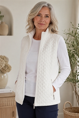 Quiltet damevest i offwhite fra Brandtex i blødt stof