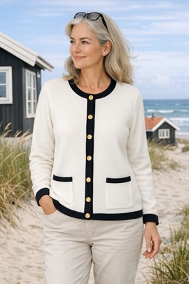 Off white cardigan fra Skovhuus med sorte kanter