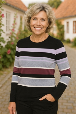 Micha T-shirt i  flotte lilla/grå striber og sort kontrast i bomuld