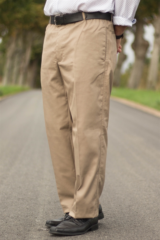 Carabou herre bukser med elastik i taljen og lynlås i  beige. Perfekt til den modne mand str. 48