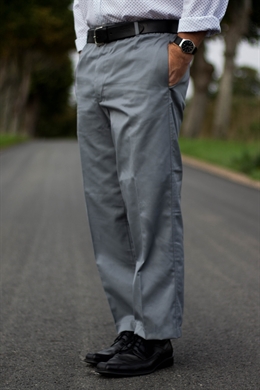 Carabou herre bukser med elastik i taljen og lynlås i grå.. Helårsbukser perfekte til den modne mand str. 34