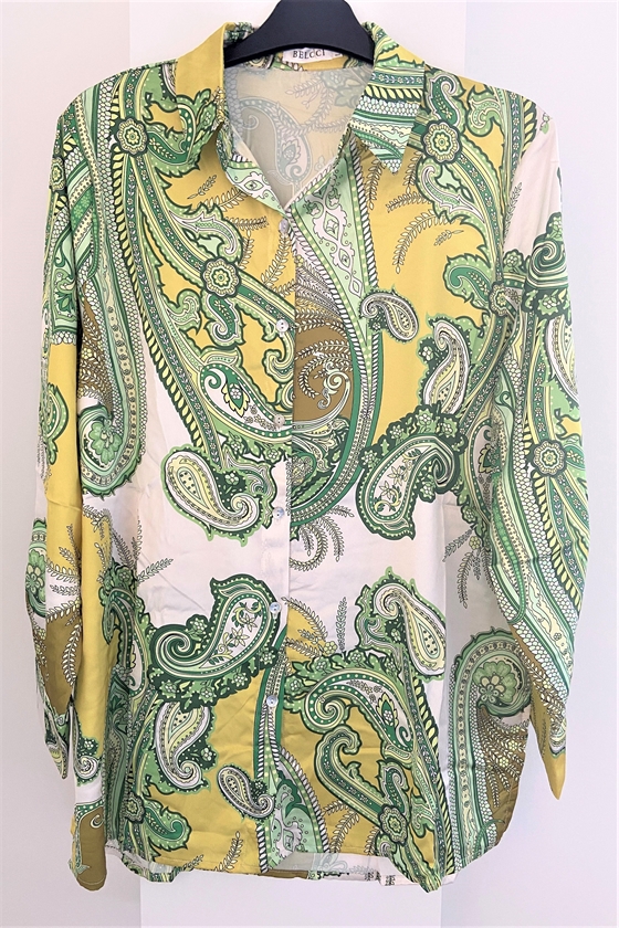 Dameskjorte i grønt blomstret Mønster