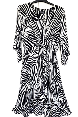 Tilbud -Lækker kjole med zebrastriber fra Vestistyle - kun str. 42