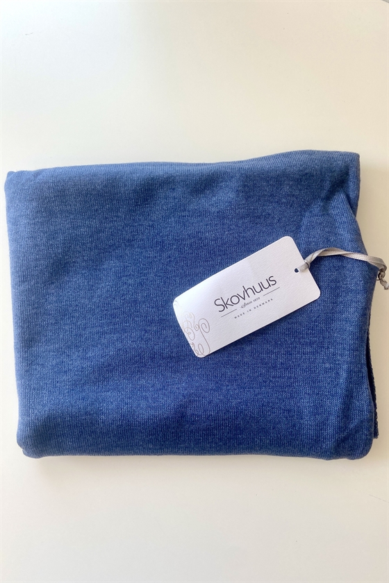 Strik poncho fra Skovhuus i denimblå - one size