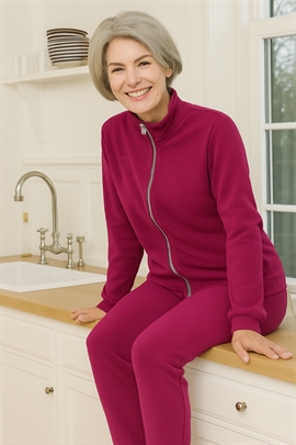 Hjemmedragt /Loungewear / veloursæt i Ceriserød velour fra Brandtex til damer