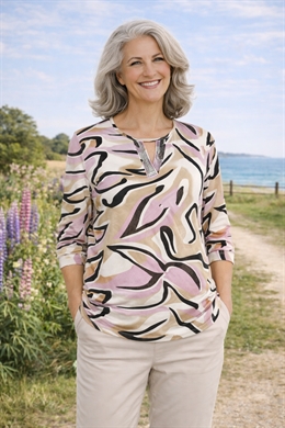 Brandtex  bluse i jersey i rosa mønster til damer