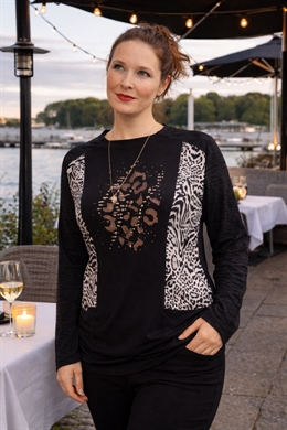 Sort t-shirt fra Brandtex med dyreprint