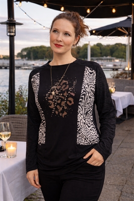 Sort t-shirt fra Brandtex med dyreprint