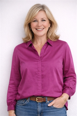 Selskabsskjorte i satinlook i fuchia fra Brandtex til damer