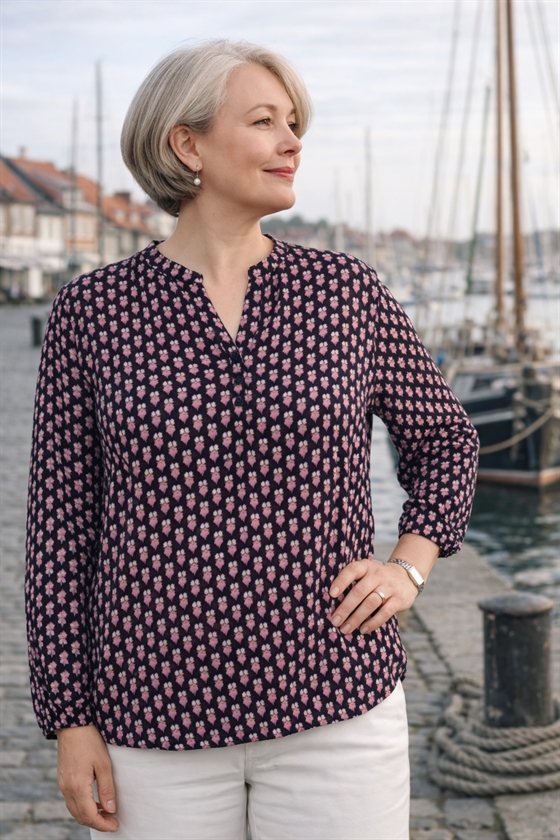 Christy dame skjorte med kinakrave i marine med pink firkanter - lange ærmer