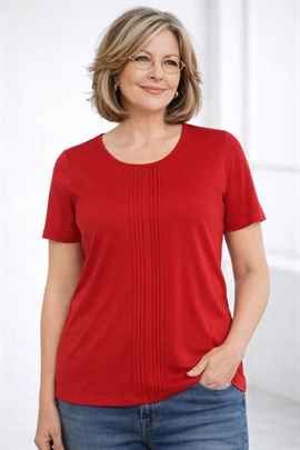 Enkel rød Marinello t-shirt med små læg foran