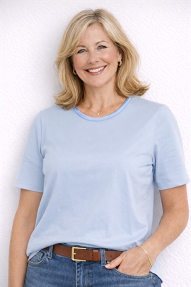 Micha T-shirt i lyseblå m. satin v. halsen