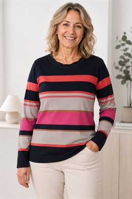 Micha T-shirt i  flotte rødlig/beige striber og blå kontrast i Bomuld