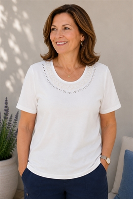 Reflect Collection Hvid T-shirt med rund hals og broderi 