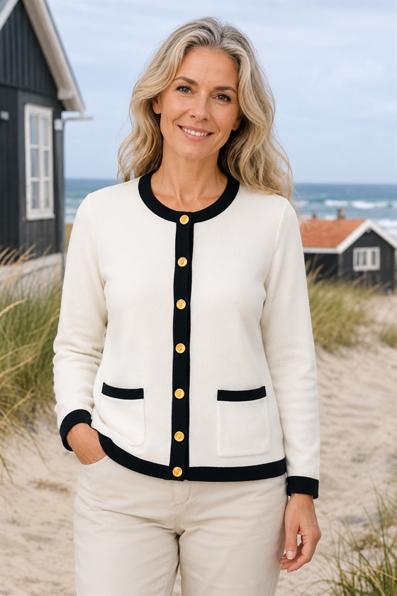 Off white cardigan fra Skovhuus med sorte kanter