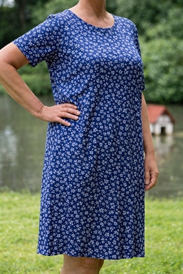 Billig sommerkjole med knapper - små grå blomster