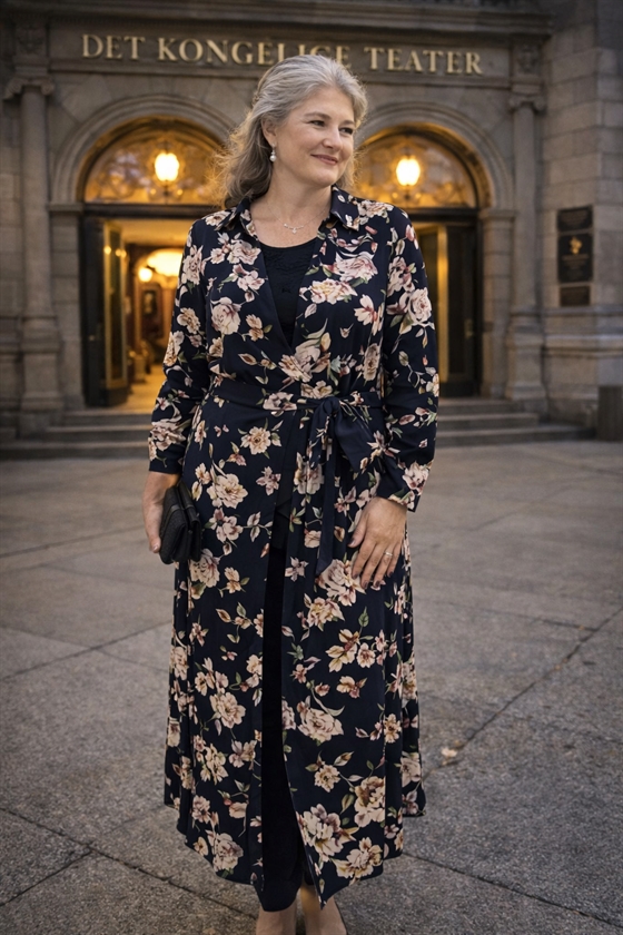 Kjojeskjorte med marine bund