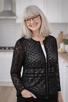 Let blonde cardigan i sort fra Ofelia