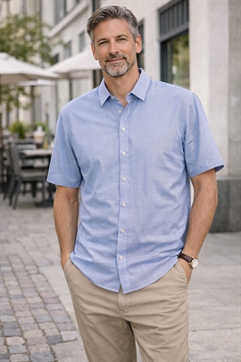 Preend herreskjorte med korte ærmer - kun str. L