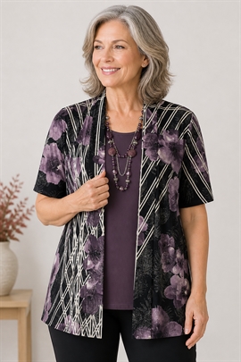 Kort ærmet snyde cardigan med lilla blomster motiv 