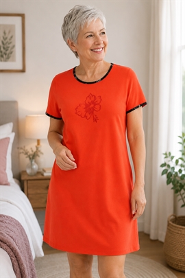 Big shirt i cayenne farve med motiv tryk