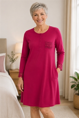 Fusia farvet lang nat kjole med blonde 