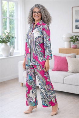 Silkelook dameskjorte i pink mønster 