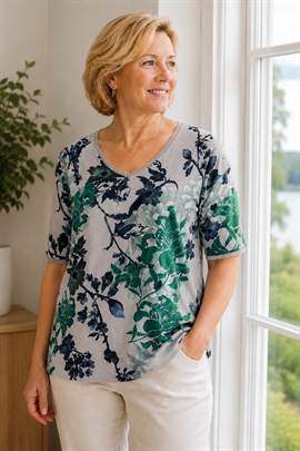 Brandtex T-shirts med rib kanter og print af grønne blomster