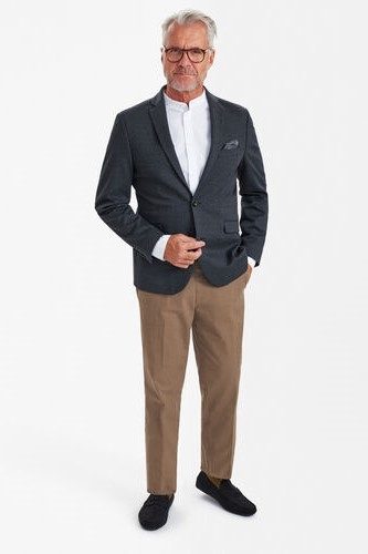 Sunwill bukser med elastik i taljen og moderat lårvidde i mørk sand