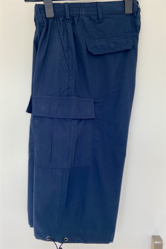 Marine cargo shorts fra Roberto med elastik i taljen