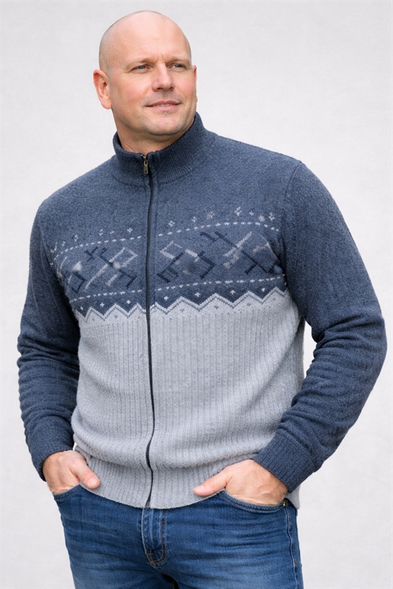 Blåmønstret herre cardigan med lynlås fra Carabou