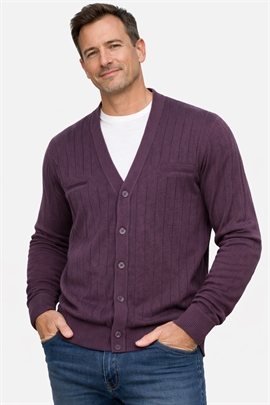 Lækker blomme farvet strik fra Carabou