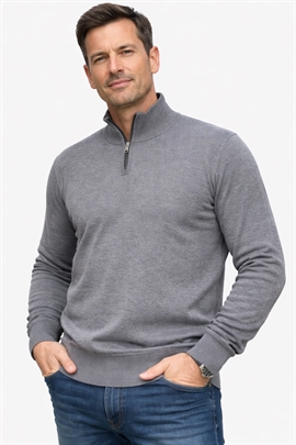 Let strik i grå med lynlås ved hals