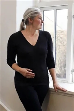 Paramount ensfarvet marine strik med V-hals